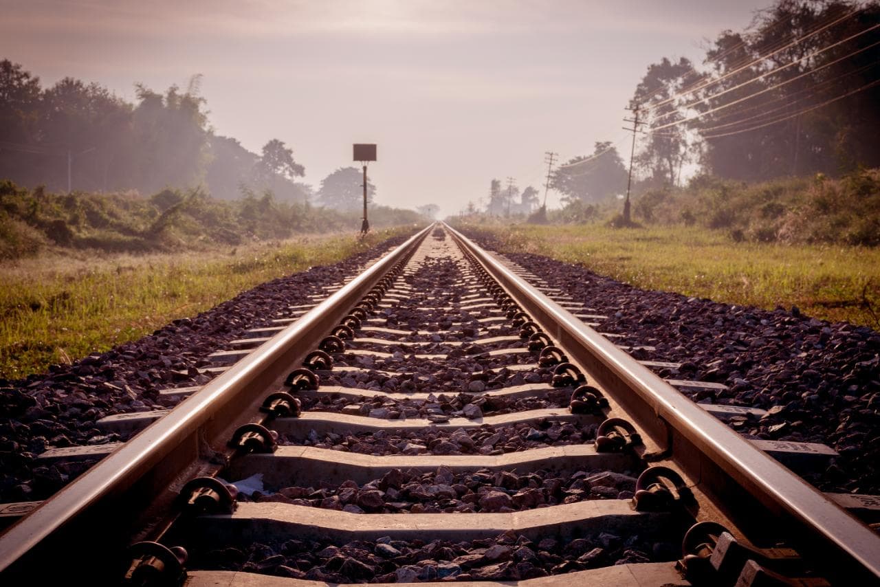 भारतमा दश दिनका लागि देशभरिका रेल सेवा ठप्प गर्ने निर्णय