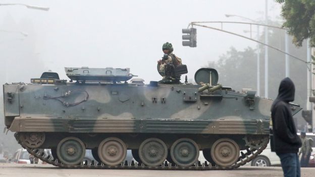 अफ्रिकी देश जिम्बावेको सेनाले सैनिक शासन सुरु गर्यो