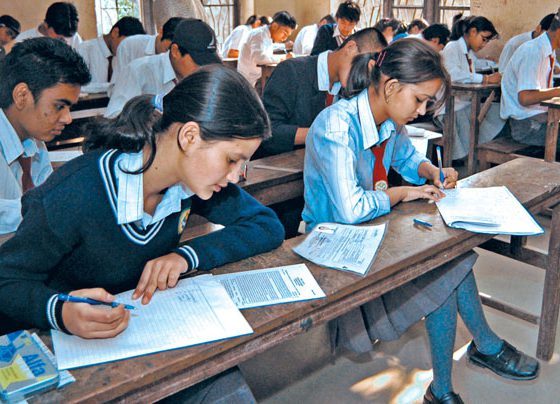 आजबाट देशभर एकैसाथ कक्षा १२ को परीक्षा शुरु , चार लाख बढी बिद्यार्थी सामेल