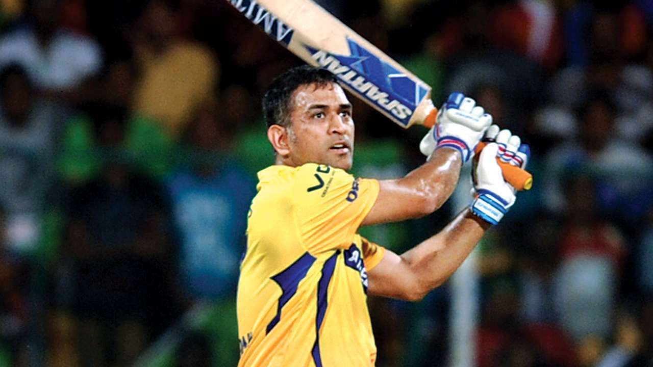 आईपीएल: धोनीले छक्का हानेर जिताए चेन्नई सुपर किंग्सलाई