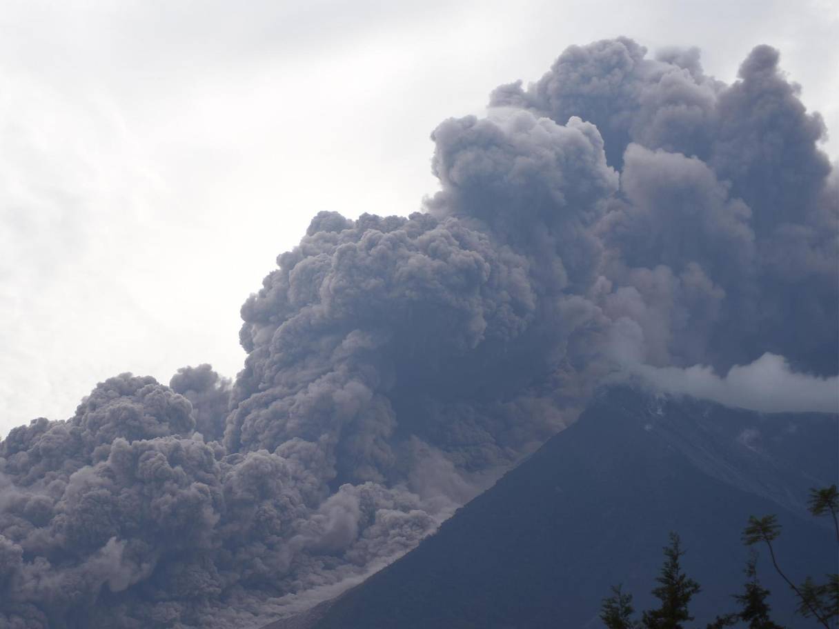 ग्वाटेमालामा ज्यालामुखी विष्फोट, २५ भन्दा धेरैको ज्यान गयो