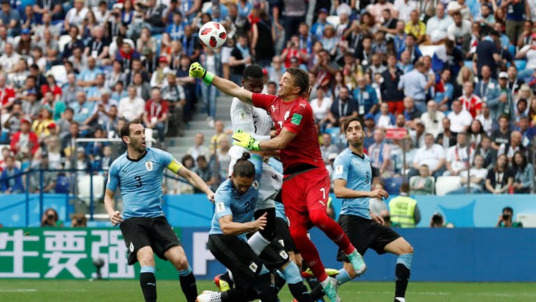 उरुग्वेलाई २–० गोल अन्तरले हराउँदै फ्रान्स विश्वकपको सेमिफाइनलमा