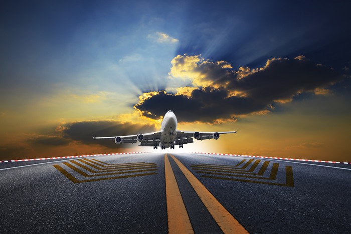 महंगियो हवाई यात्रा: हवाई इन्धनको मूल्य बढेसँगै बढ्यो भाडा