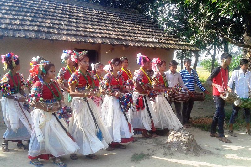 थारु समुदायको अटूट आस्था र विश्वास छ सखिया नृत्यमा