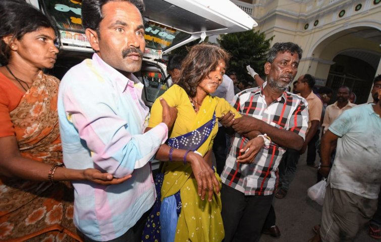 भारतको कर्नाटक राज्यमा मन्दिरको प्रसाद खाँदा कम्तीमा ११ जनाको मृत्यु