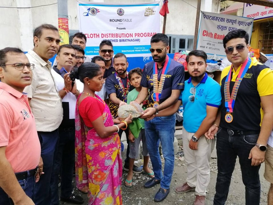 राउण्ड टेवल नेपालद्वारा बिराटनगरको “कोल्थ बैंक” लाइ कपडा सहयोग