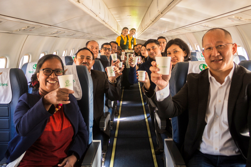 यति एअरलाइन्सको  सबै विमानहरुमा प्लाष्टिकको कप विस्थापित