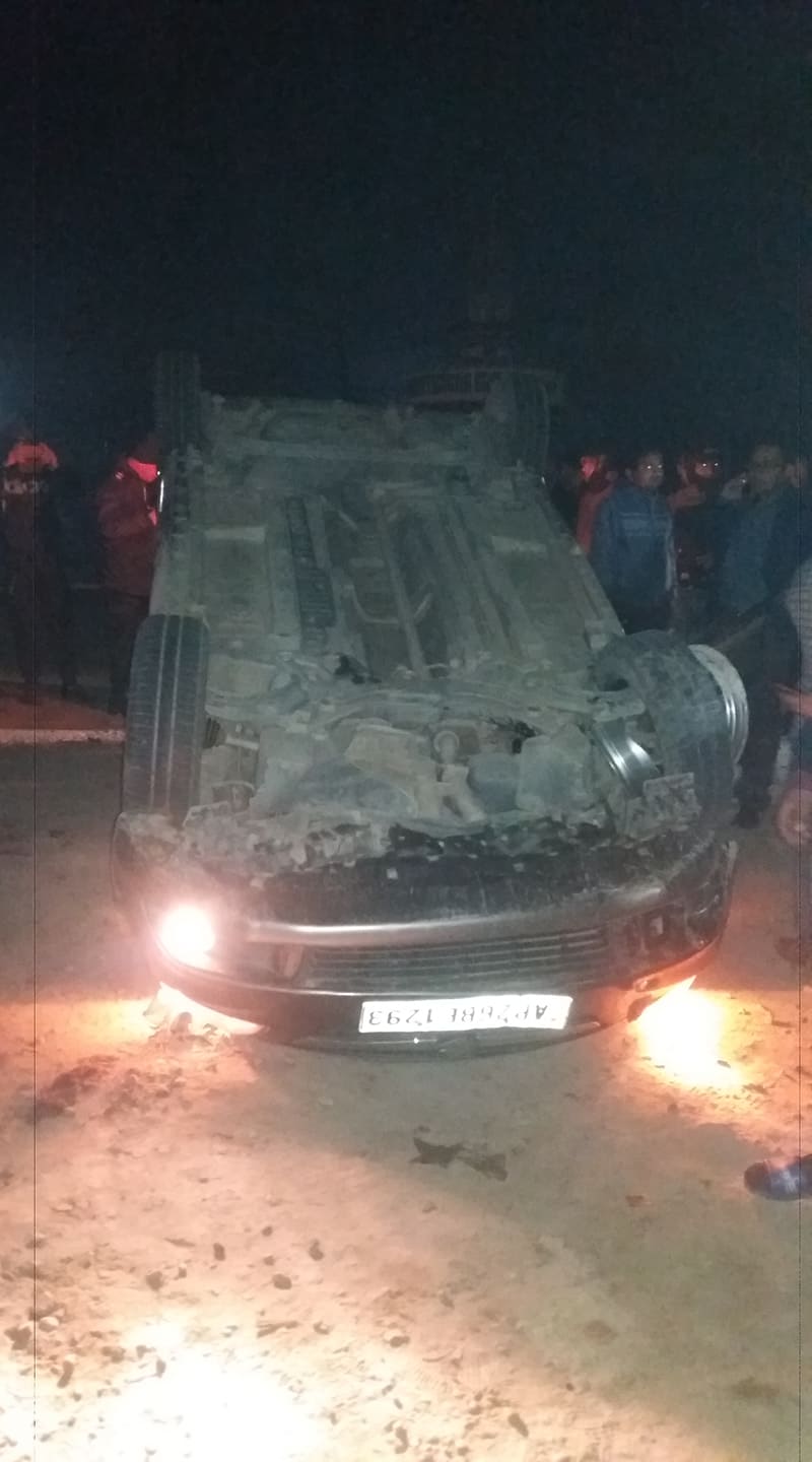 राती बिराटनगरको बरगाछीमा भारतीय कार दुर्घटना, चारजनाको अबस्था गम्भीर
