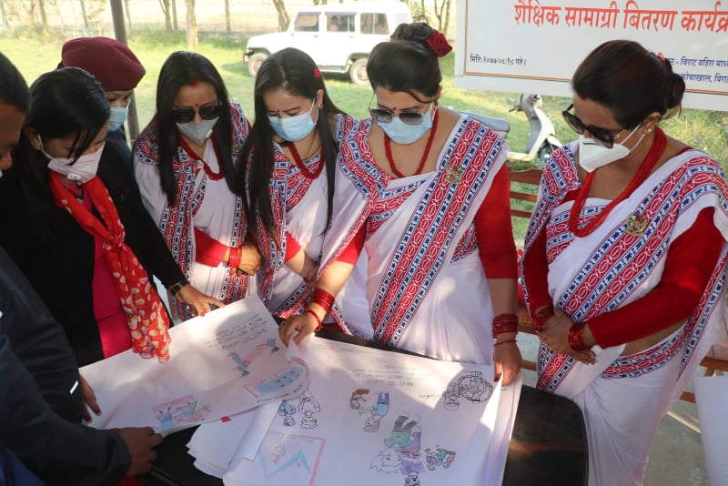 विराट बहिरा मा.वि.का विद्यार्थीलाई न्यानो कपडा, शैक्षिक सामाग्री र पुरस्कार
