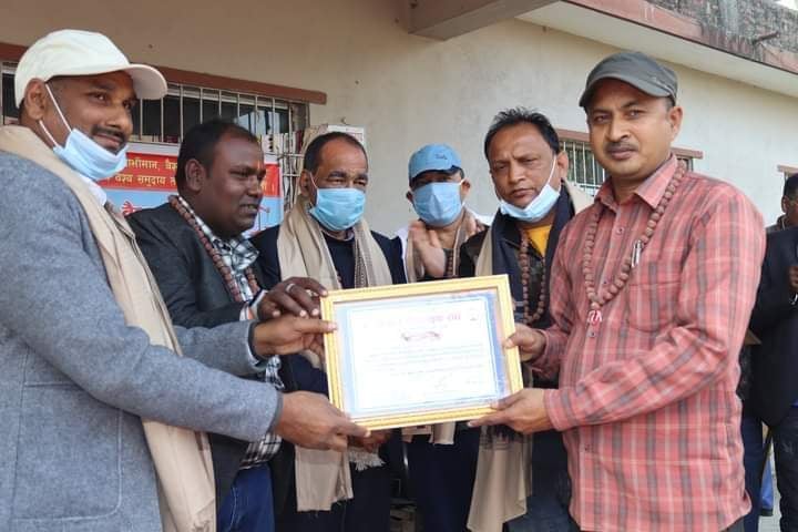 नेपाल वैश्य युवा संघद्वारा अर्यालसहित समाजका अगुवालाई सम्मान
