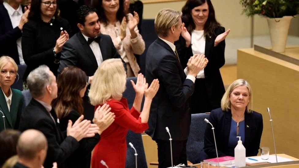 नियुक्त भएको केही घण्टापछि स्वीडेनमा प्रधानमन्त्रीद्वारा राजीनामा