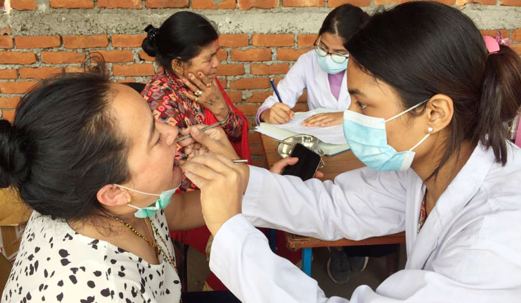 काठमाडौंको चुनिखेलमा केएमसीको स्वास्थ्यशिविर, एक हजार बिरामीको निःशुल्क उपचार