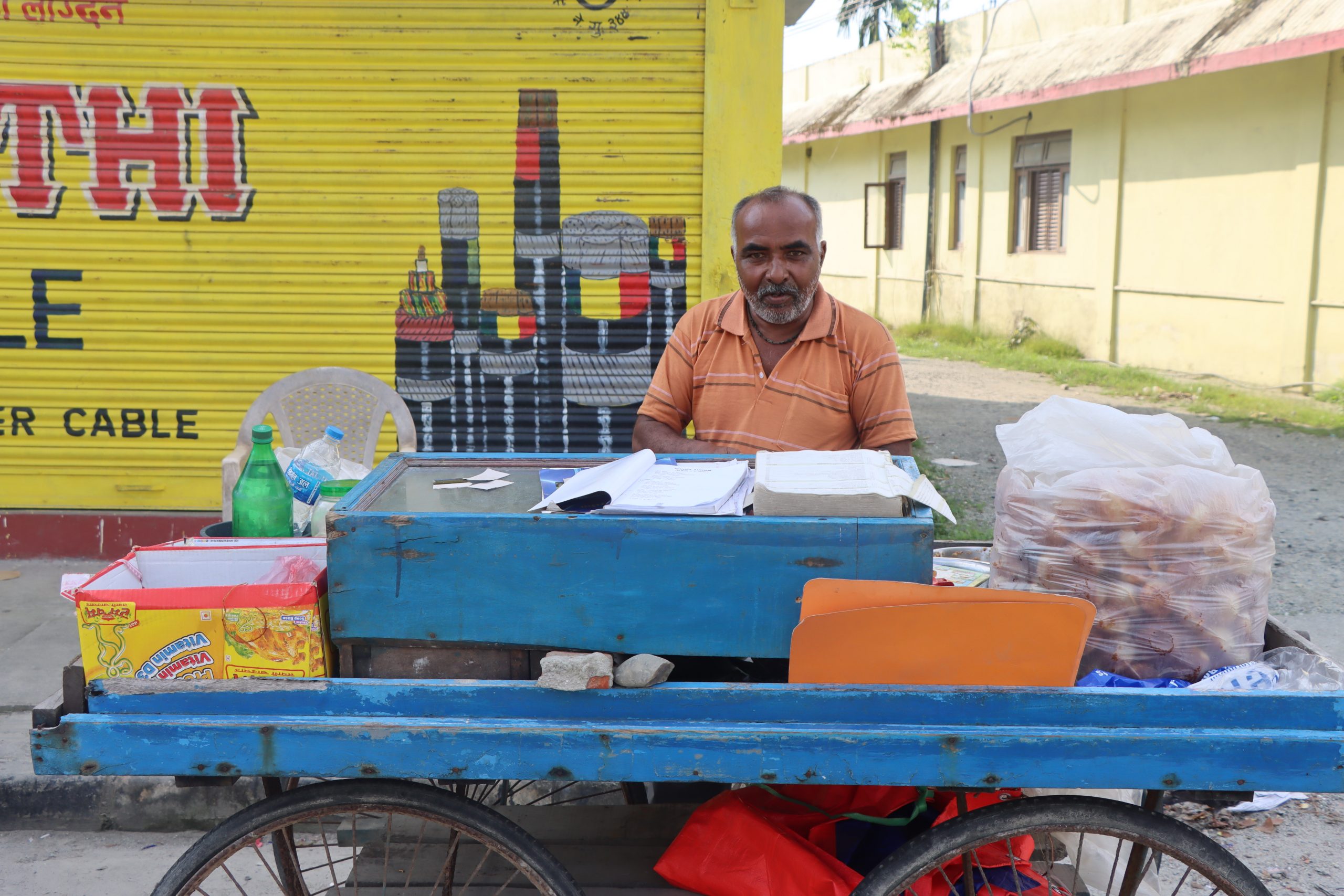 <span class='c1'>चारदशकदेखि पानीपुरीबाट जीविका</span> <span class='c2'>धान्दै विराटनगरका राजकुमार</span>