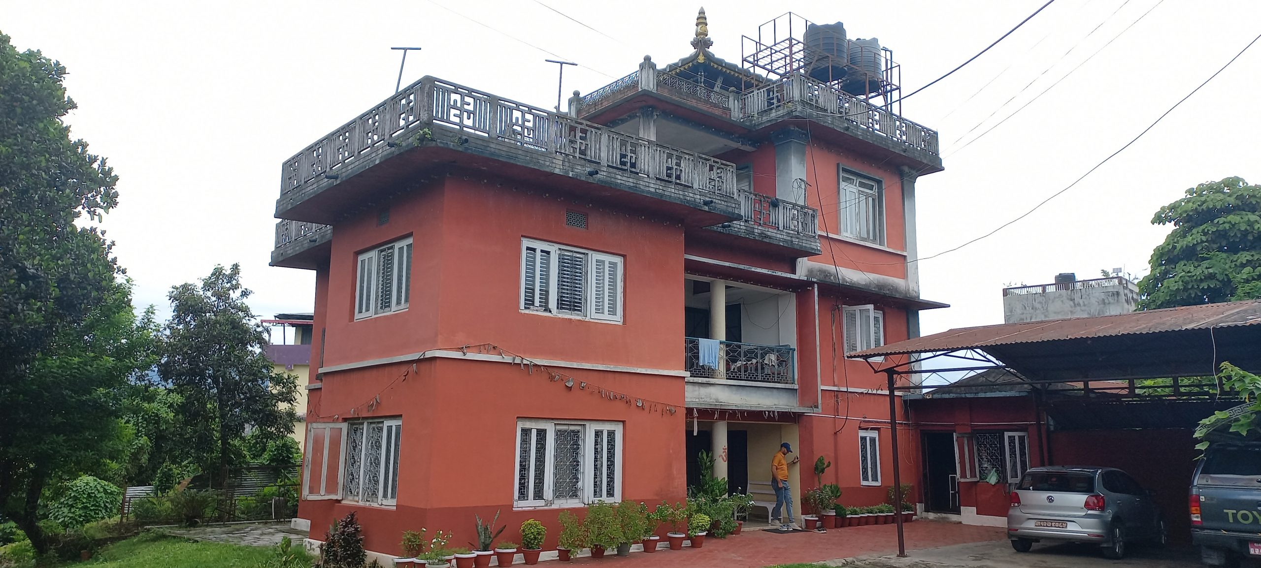 <span class='c1'>जहाँ विपीका नाममा चार</span> <span class='c2'>दशकदेखि कोठा खाली छ</span>