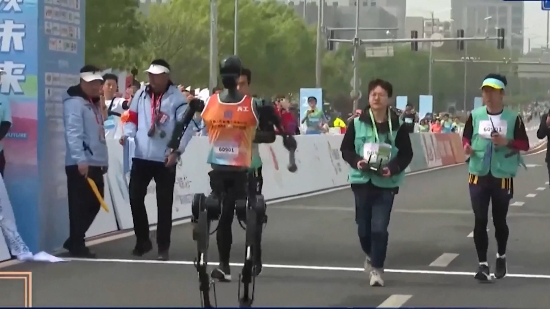 <span class='c1'>विश्वमै पहिलो पटक</span> <span class='c2'>रोबोट हाफ–म्याराथन</span>