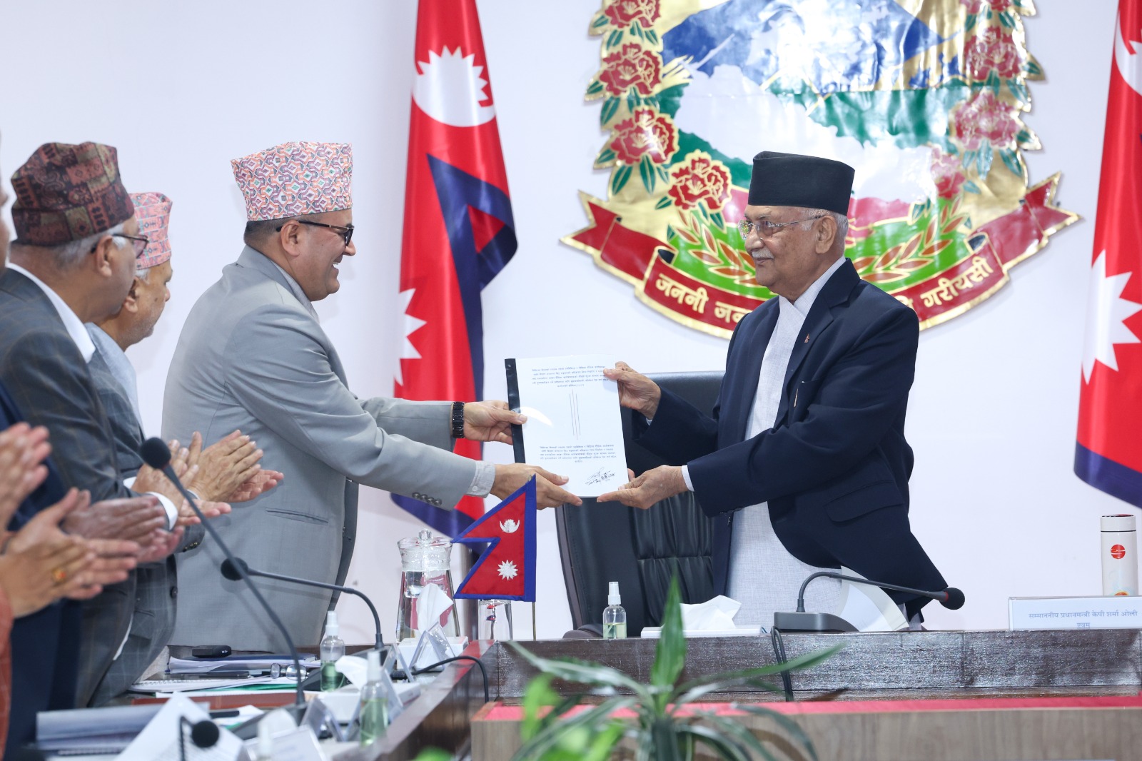 <span class='c1'>चिकित्सा शिक्षा आयोगको बैठक : निर्णय भएकै</span> <span class='c2'>मितिदेखि निजी मेडिकल कलेजले निर्वाहभत्ता दिने</span>