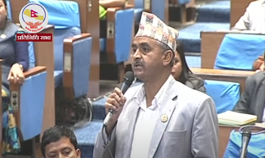 <span class='c1'>‘श्री ५’ लेख्ने ज्ञानेन्द्र शाहलाई</span> <span class='c2'>कारबाही गर्न सांसद गैरेको माग</span>