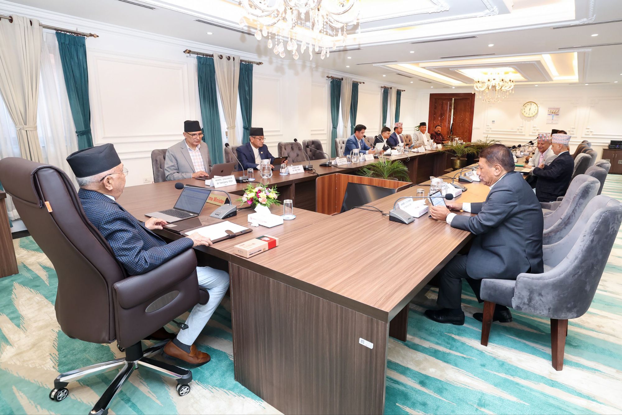 <span class='c1'>गभर्नरमा डा.विश्वनाथ पौडेललाई नियुक्त</span> <span class='c2'>गर्ने मन्त्रिपरिषद्को निर्णय</span>