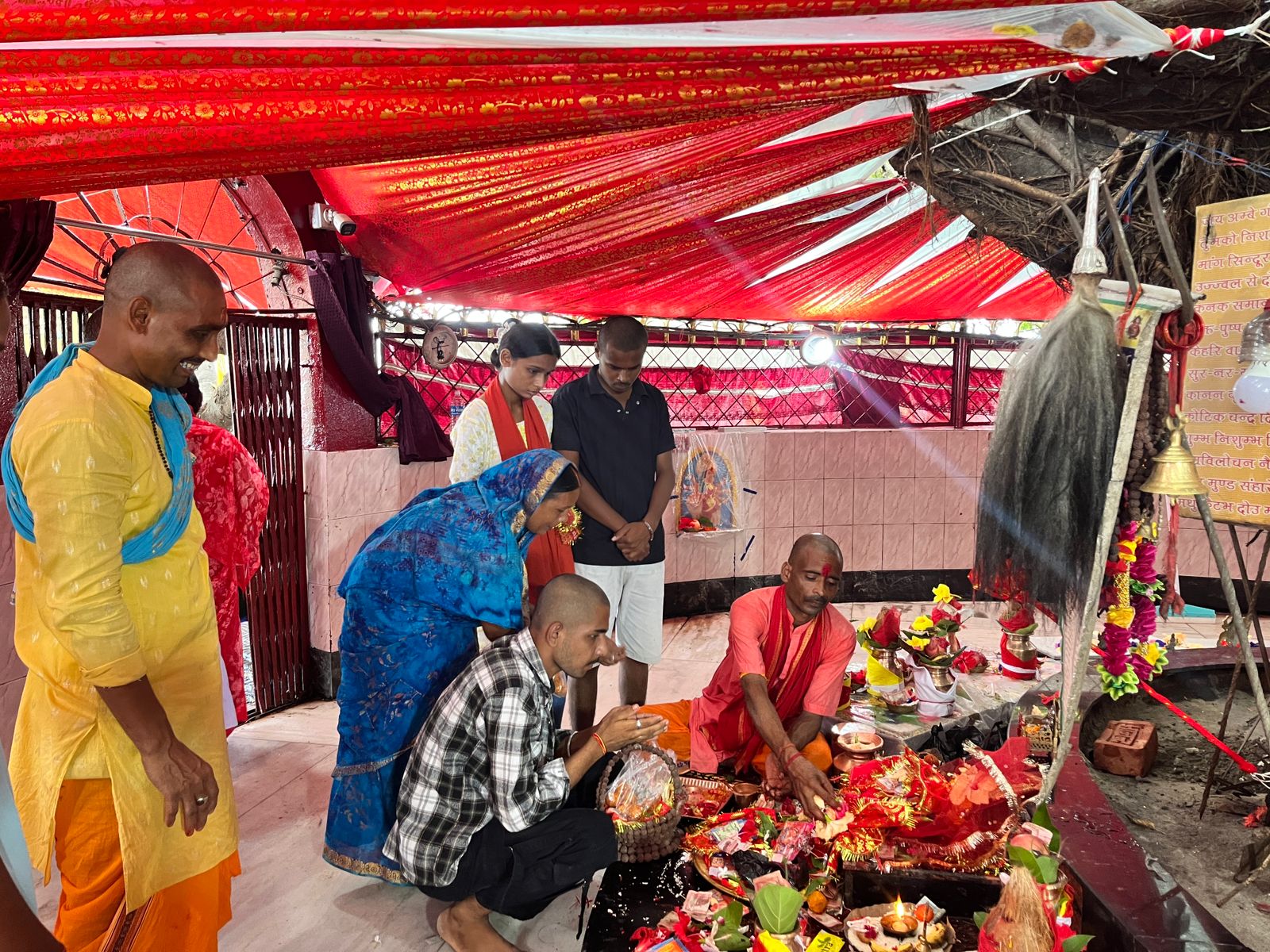 <span class='c1'>रंगेलीको सन्सारी माइस्थानमा सोमबार प्रदेशस्तरीय</span> <span class='c2'>फूलपाती बढाँईको तयारी अन्तिम चरणमा</span>