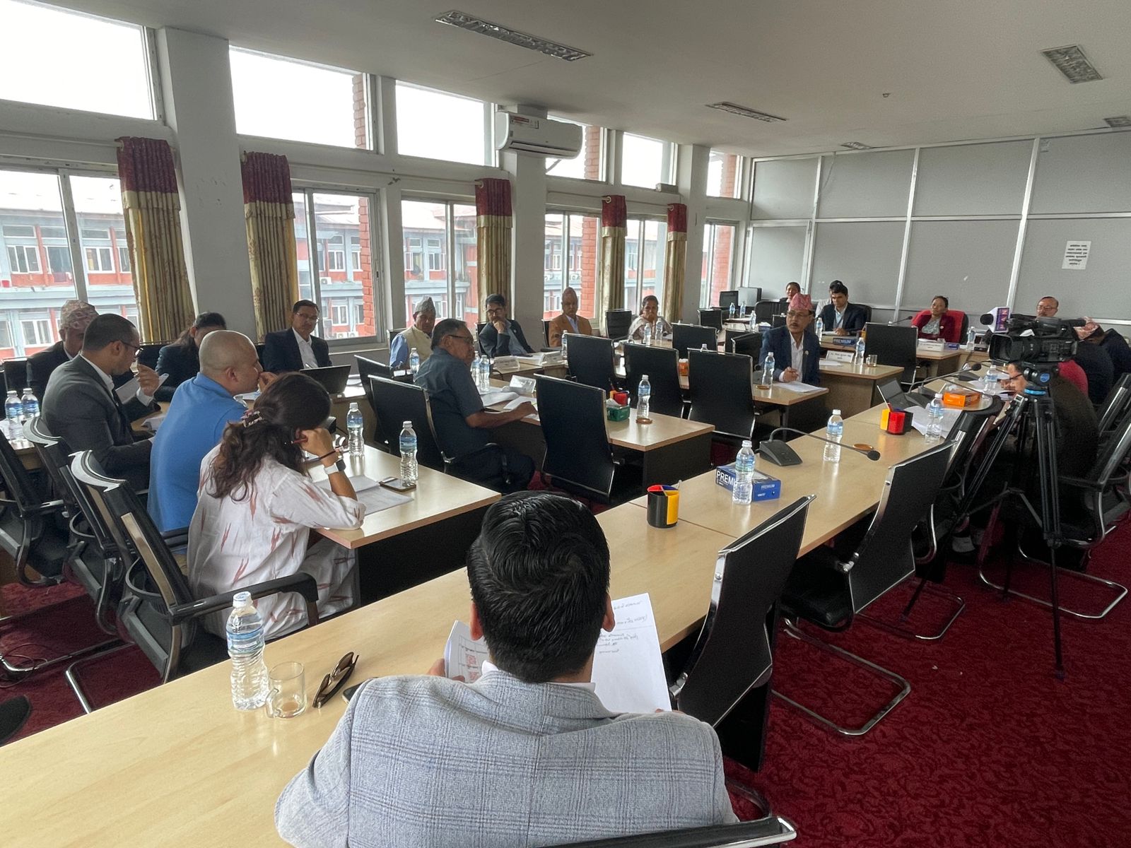 <span class='c1'>आज दुई वटा</span> <span class='c2'>समितिको बैठक बस्दै</span>