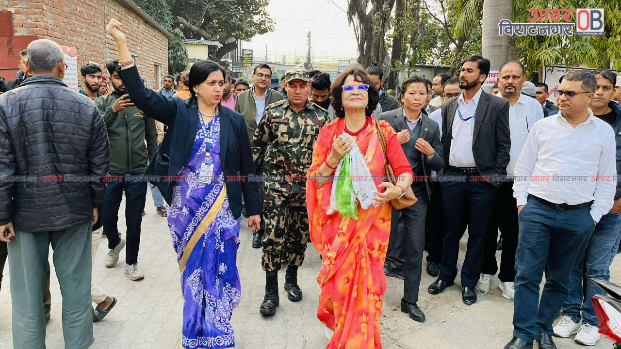 <span class='c1'>कोशी अस्पताल विराटनगरका डाक्टर</span> <span class='c2'>क्लिनिक नधाउन स्वास्थ्यमन्त्रीको निर्देशन</span>