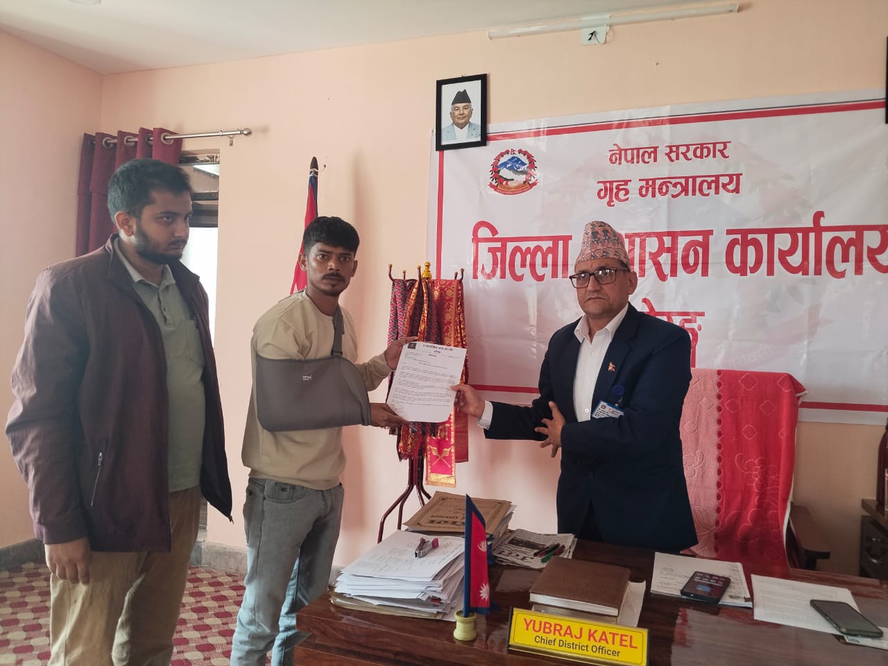 <span class='c1'>जेन्जि मोरङले जिल्ला प्रशासनमार्फत सरकारको ध्यानाकर्षण,२४</span> <span class='c2'>घन्टाभित्र माग सम्बोधन गर्न आग्रह</span>