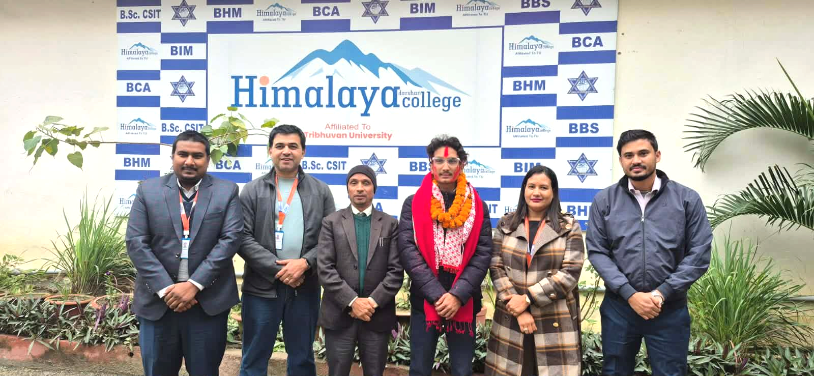 <span class='c1'>एसियन युथ पारा गेम्समा रजत</span> <span class='c2'>पदक विजेता स्वीकृत न्यौपाने सम्मानित</span>