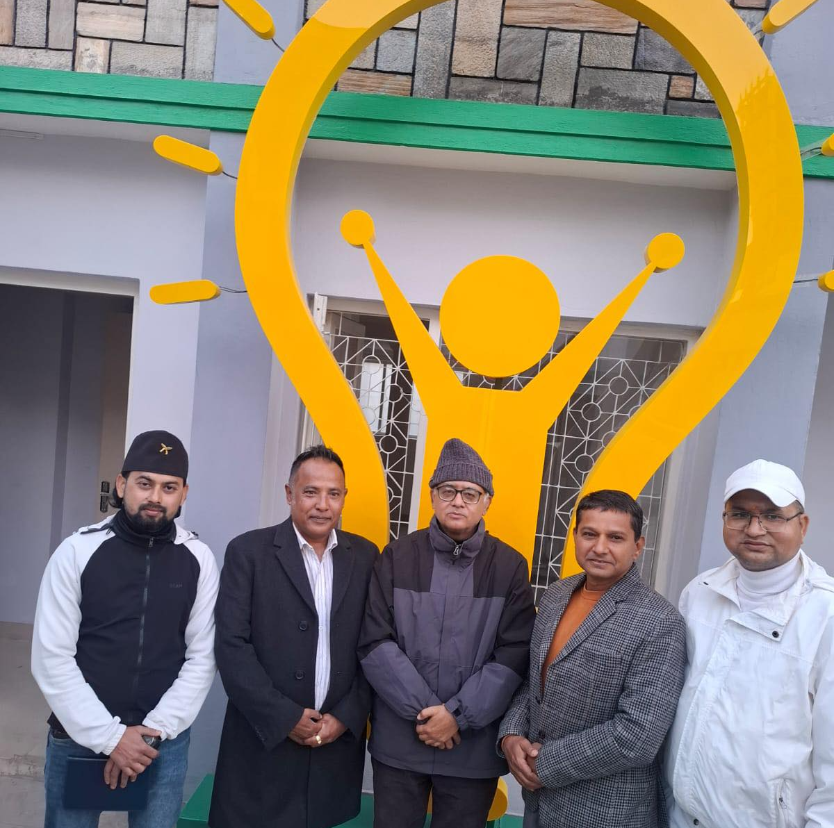 <span class='c1'>रास्वपा कोशीका नेताहरू कुलमान घिसिङ</span> <span class='c2'>नेतृत्वको उज्यालो नेपाल पार्टीमा प्रवेश</span>