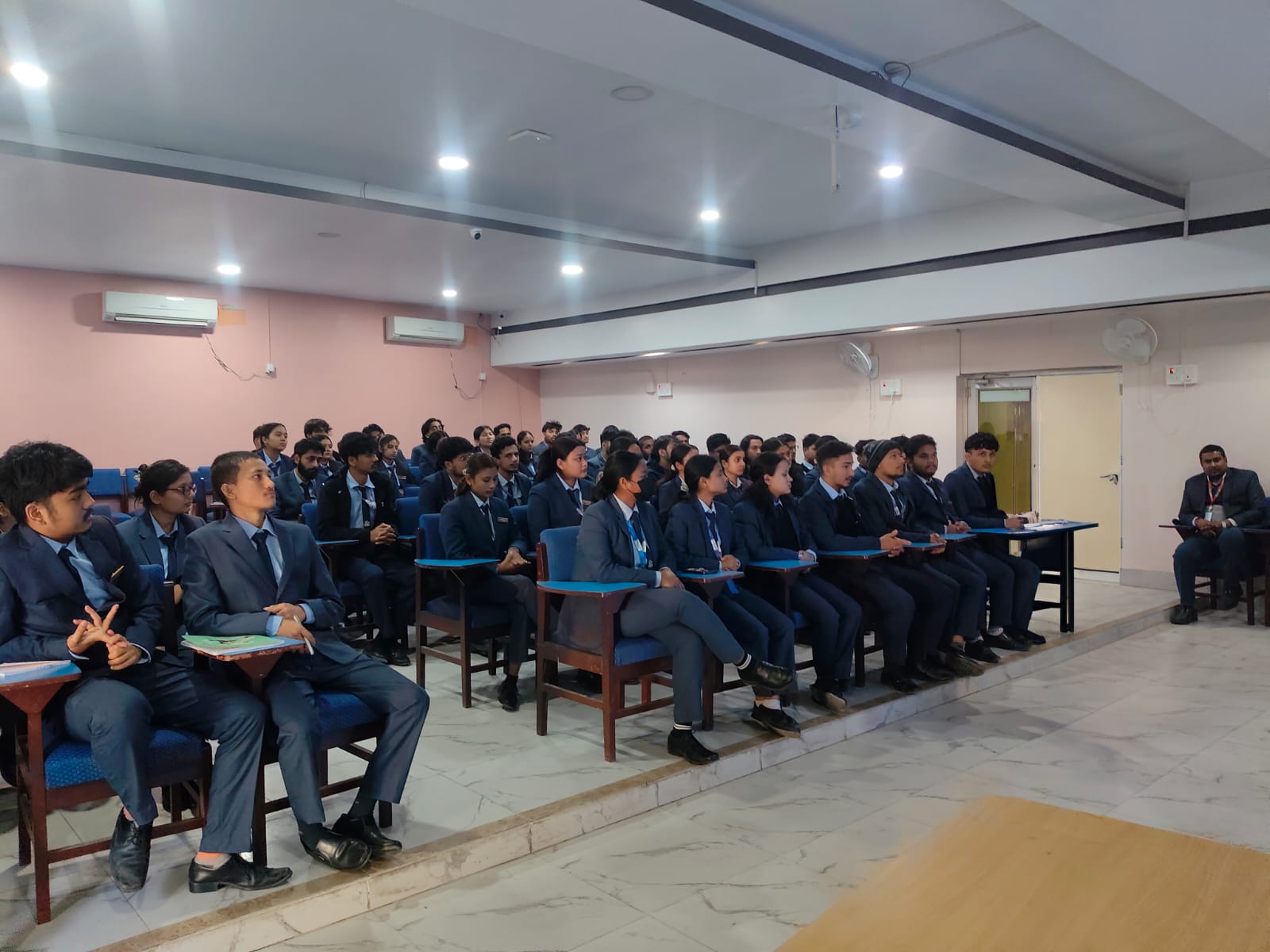 <span class='c1'>हिमालय दर्शन कलेजमा उद्यमशीलता</span> <span class='c2'>विकाससम्बन्धी अभिमुखीकरण कार्यक्रम सम्पन्न</span>