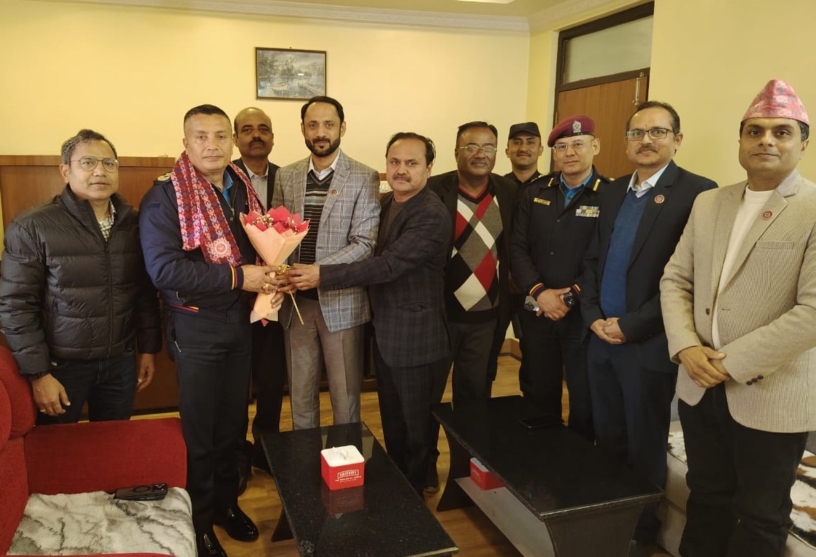 <span class='c1'>विराटनगरका उद्योगीले भेटे आईजिपी कार्की,</span> <span class='c2'>तस्करी नियन्त्रण गर्न माग</span>