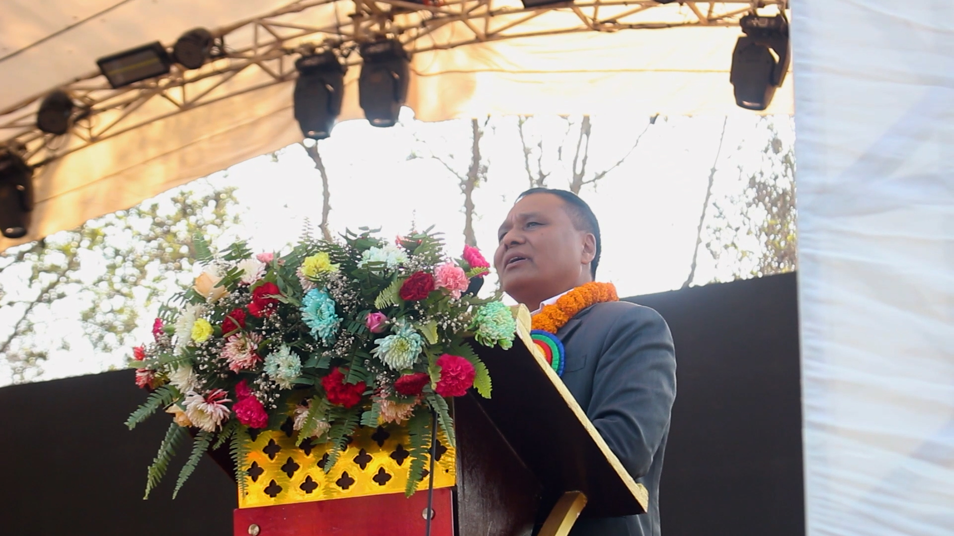 <span class='c1'>यो सरकारको मुख्य काम फागुन २१</span> <span class='c2'>को चुनाव हो : मन्त्री घिसिङ</span>