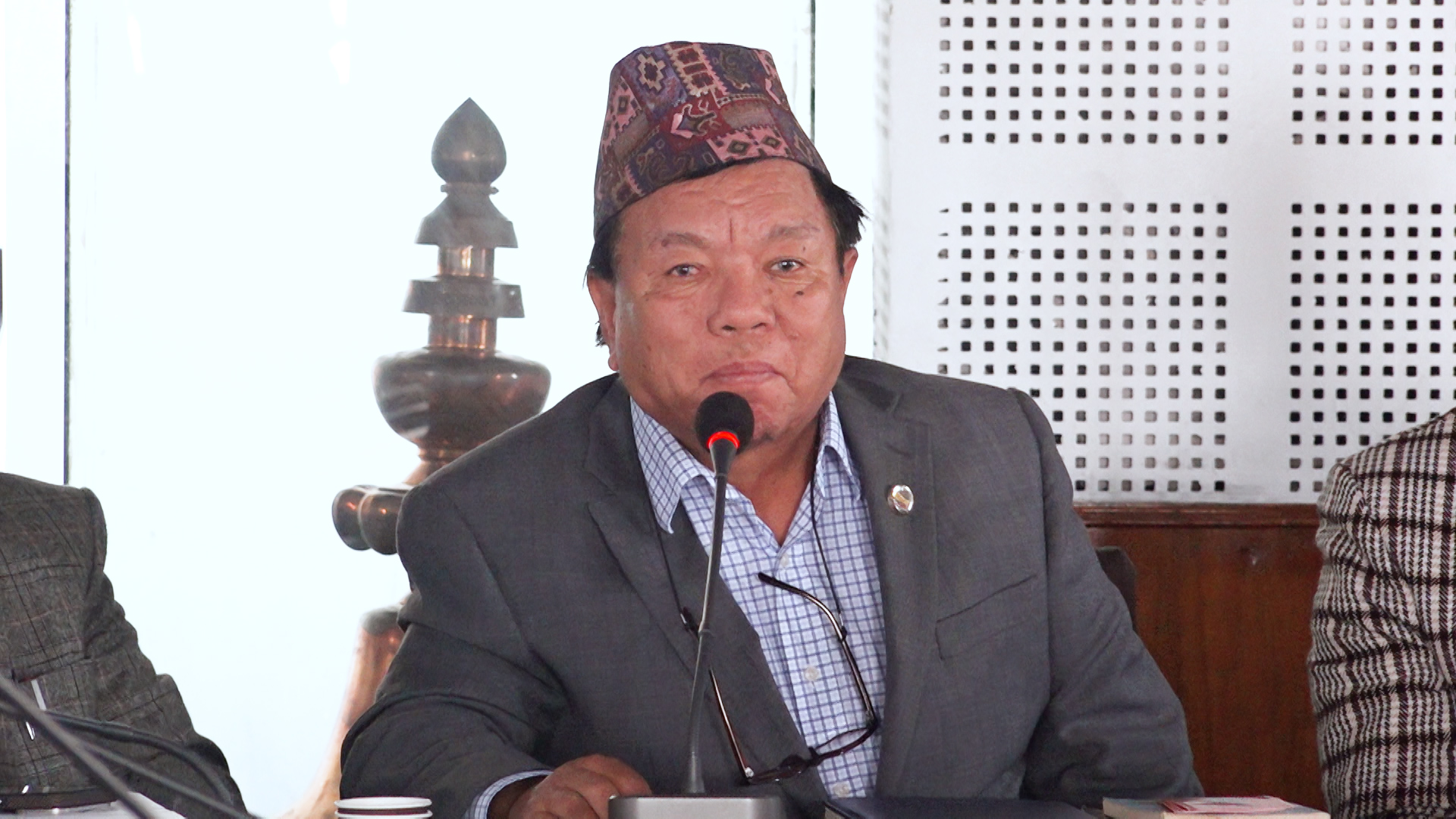 <span class='c1'>ध्यान र योगलाई व्यवहारिक बनाउन पाठ्यक्रममा</span> <span class='c2'>समावेश गर्नुपर्छ : मन्त्री पुन</span>