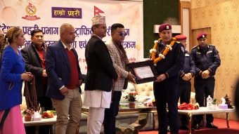 <span class='c1'>असन्तुष्टिहरुलाई ढुंगामुढाले प्रस्तुती गर्ने</span> <span class='c2'>अभ्यास सुधार गर्न जरुरी</span>