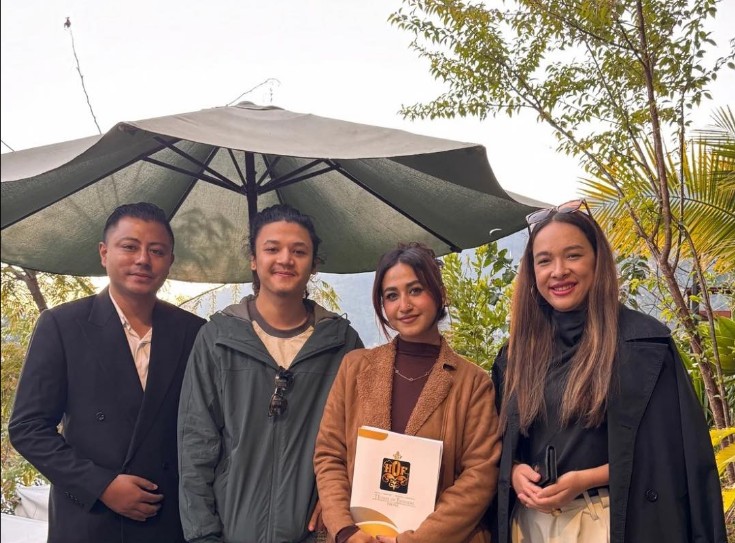 <span class='c1'>कन्टेन्ट क्रिएटर एलिजे जमाली बन्ने भइन् ‘मिसेस</span> <span class='c2'>भोग नेपाल सीजन ३’ को शोस्टपर</span>