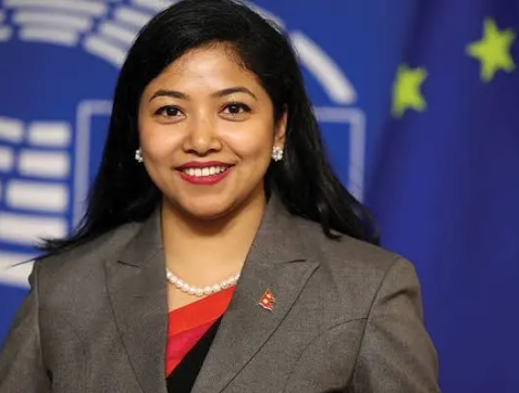 <span class='c1'>उपमेयर सुनिता डंगोलको नाम दुरुपयोग गरी</span> <span class='c2'>ह्वाट्सएप ठगी, पैसा नपठाउन आग्रह</span>