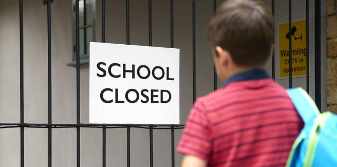 <span class='c1'>सुनसरीमा चिसो बढेपछि</span> <span class='c2'>विद्यालय बन्द</span>