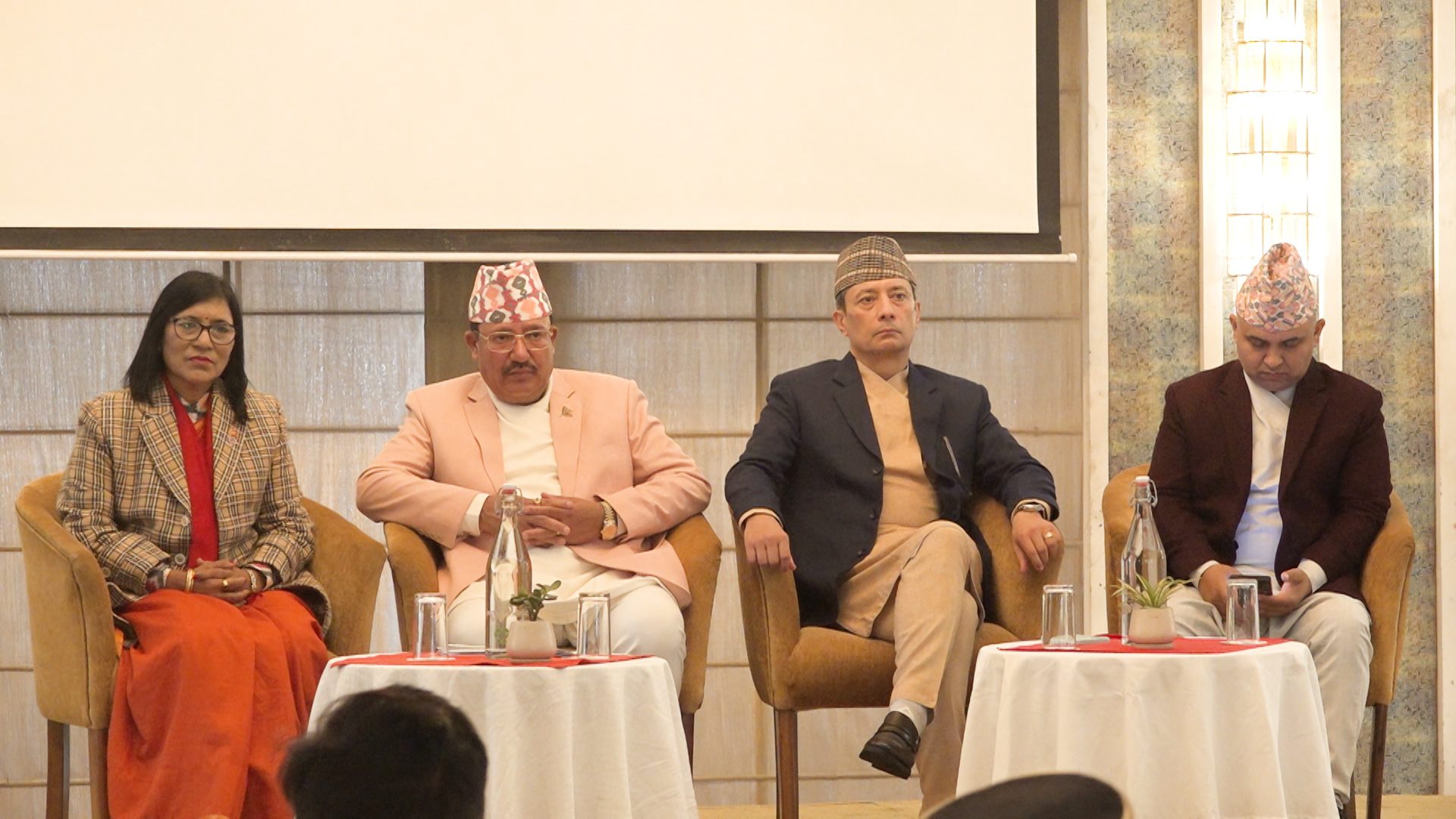 <span class='c1'>फागुनको २१ कोे निर्वाचन विकल्पविहीन हो,जसरी पनि</span> <span class='c2'>सम्पन्न गर्छौ : प्रमुख आयुक्त भण्डारी</span>