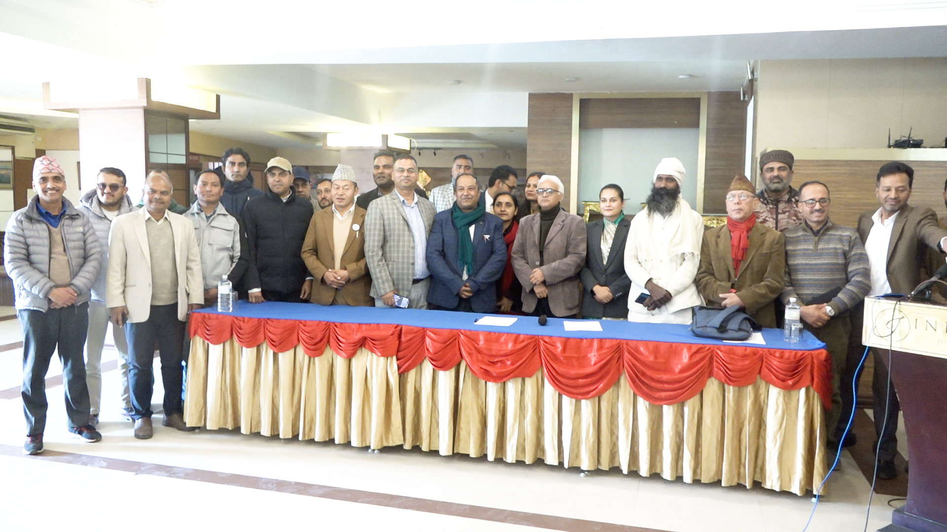 <span class='c1'>उज्यालो नेपाल पार्टी र सर्वोदय</span> <span class='c2'>पार्टीबीच तीन बुँदे सम्झौता</span>