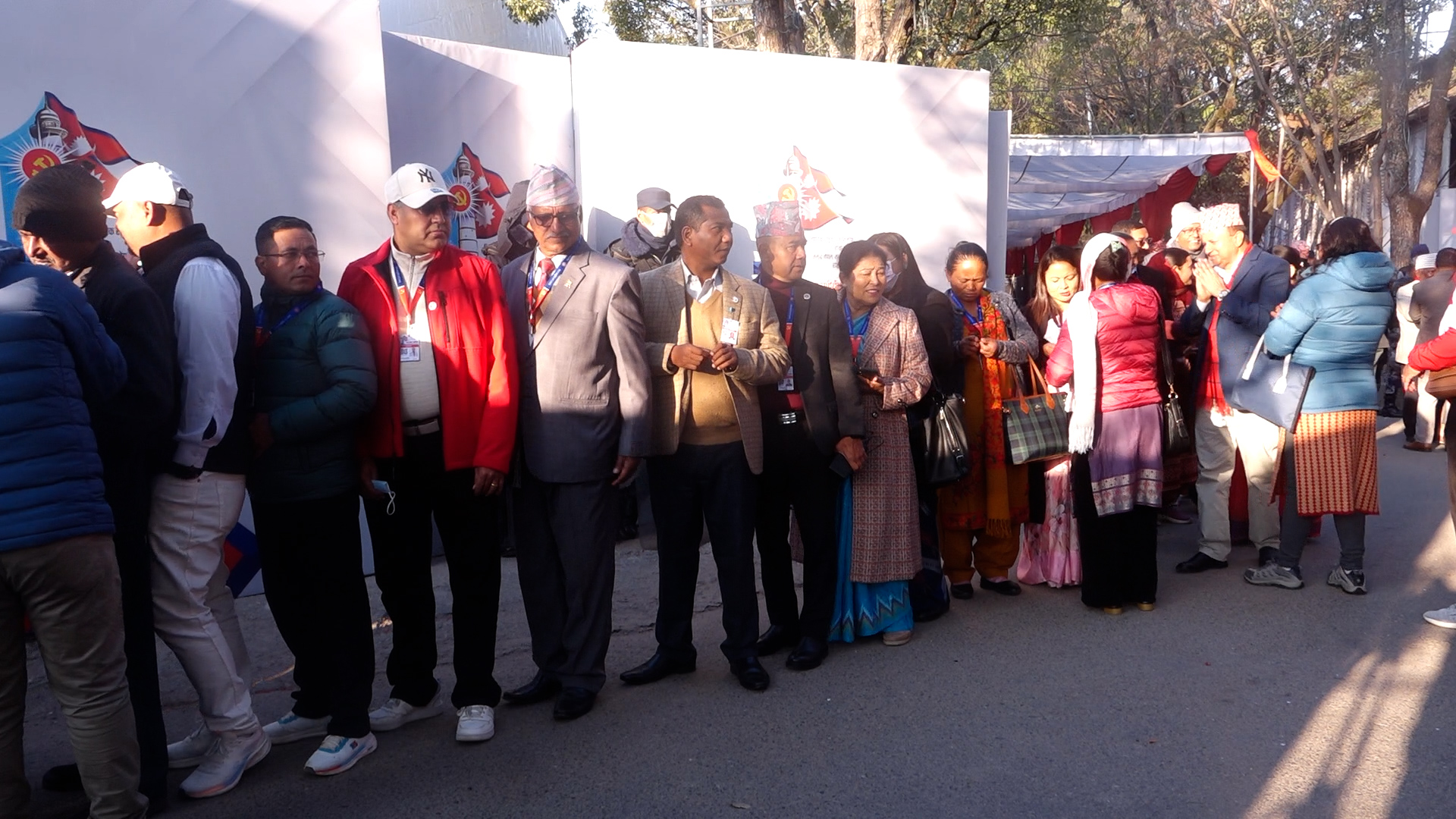 <span class='c1'>एमाले महाधिवेशनमा महिला र</span> <span class='c2'>पुरुषको समान सहभागिता</span>