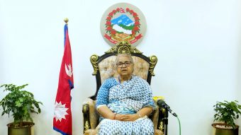 <span class='c1'>प्रधानमन्त्रीले बोलाइन्</span> <span class='c2'>संयुक्त बैठक</span>