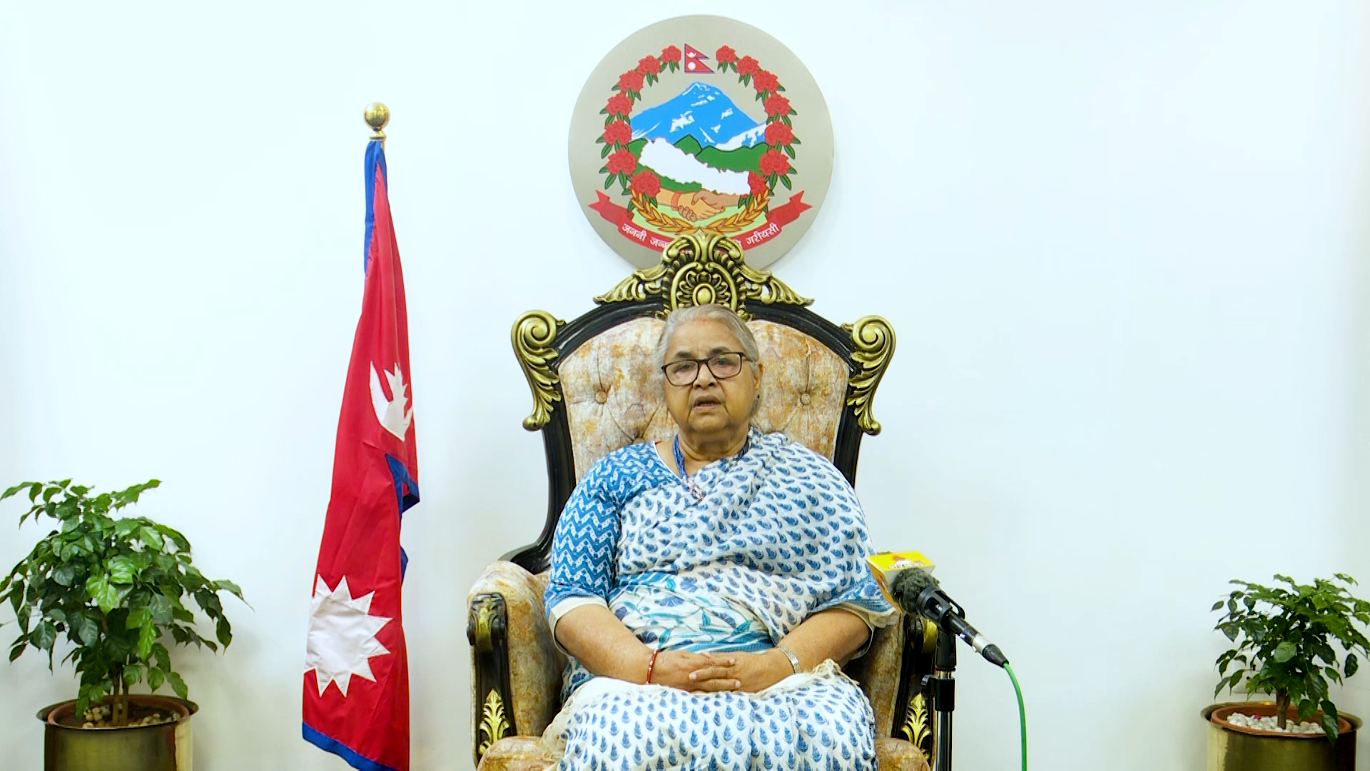 <span class='c1'>प्रधानमन्त्रीले बोलाइन्</span> <span class='c2'>संयुक्त बैठक</span>