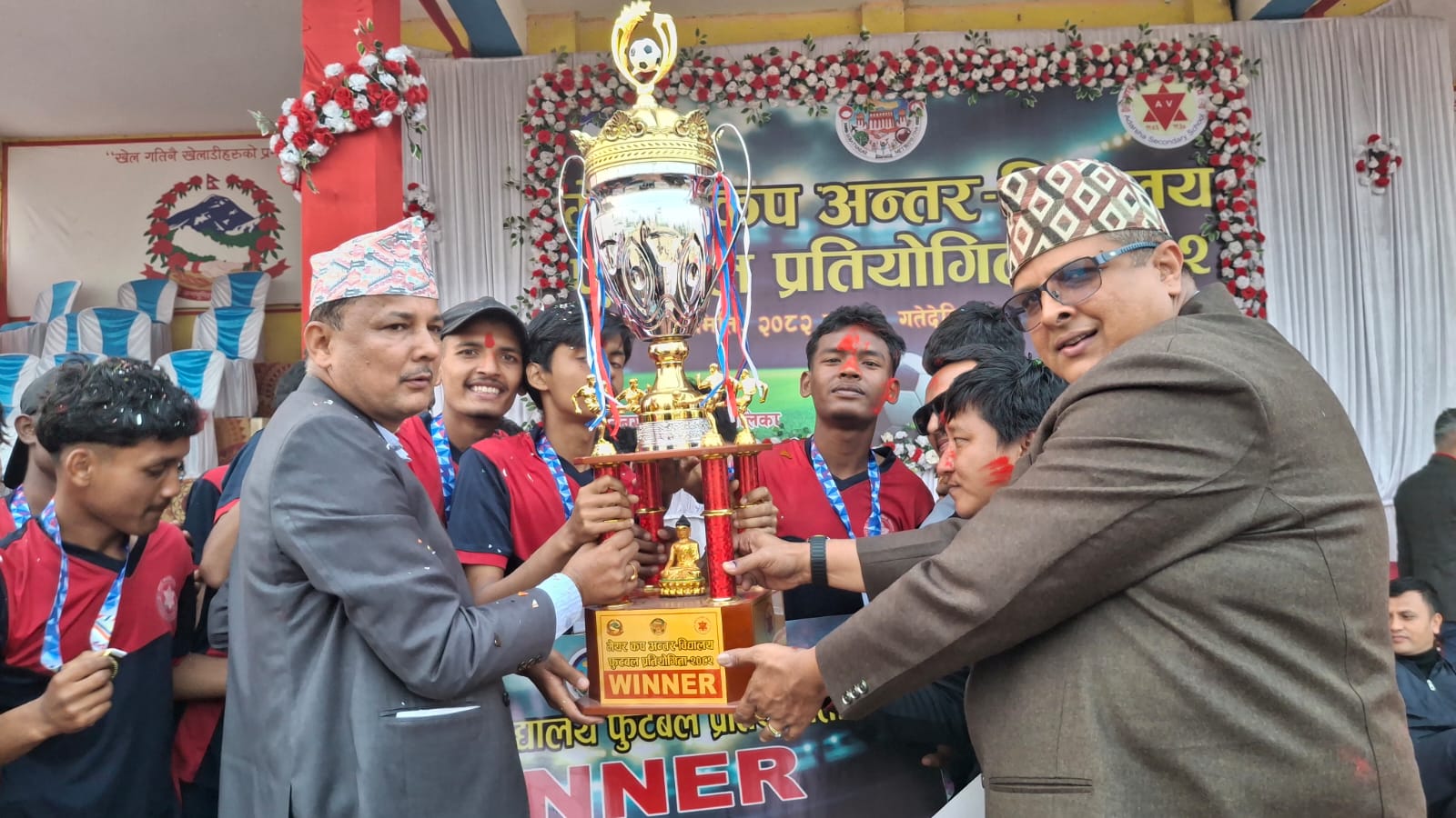 <span class='c1'>आदर्श मा.वि.लाई मेयरकप अन्तर</span> <span class='c2'>विद्यालय फुटबल प्रतियोगिताको उपाधि</span>