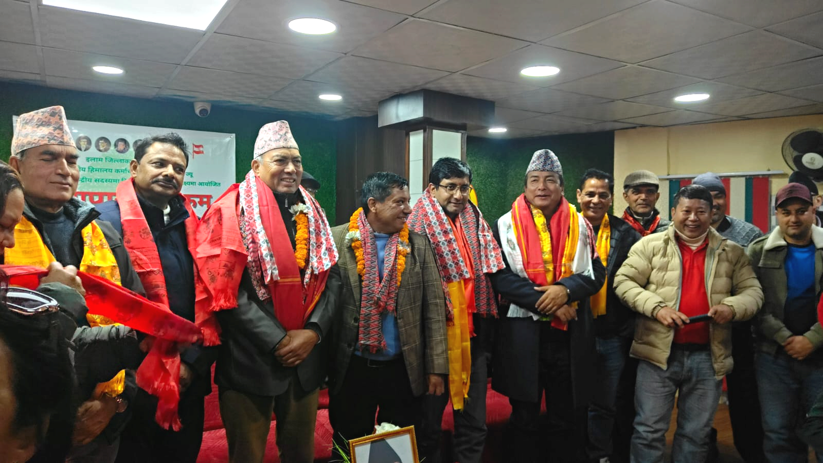 <span class='c1'>कांग्रेसको विशेष महाधिवेशन विद्रोहको चेत हो,</span> <span class='c2'>अन्य दलहरुले पनि सिक्नुपर्छ :नेता शिवाकोटी</span>