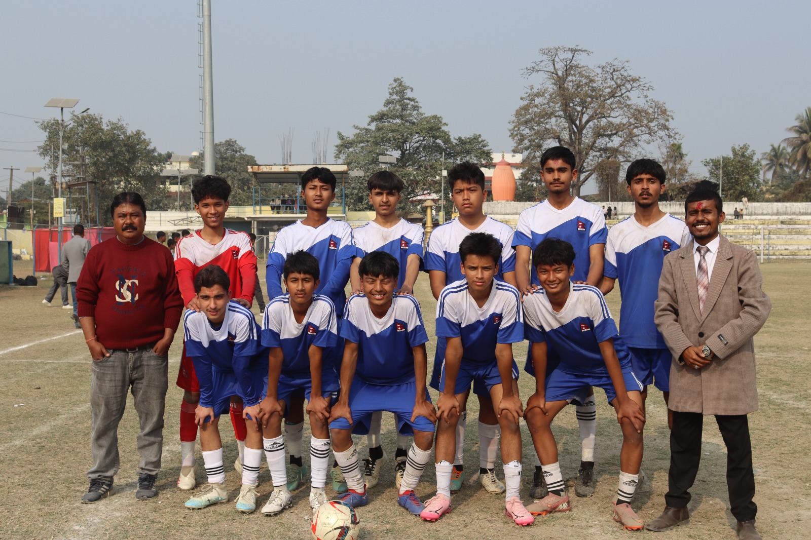 <span class='c1'>अन्तरविद्यालय मेयर कप फुटबल : आदर्श</span> <span class='c2'>र डनबस्कोबीच उपाधि भीडन्त निश्चित</span>