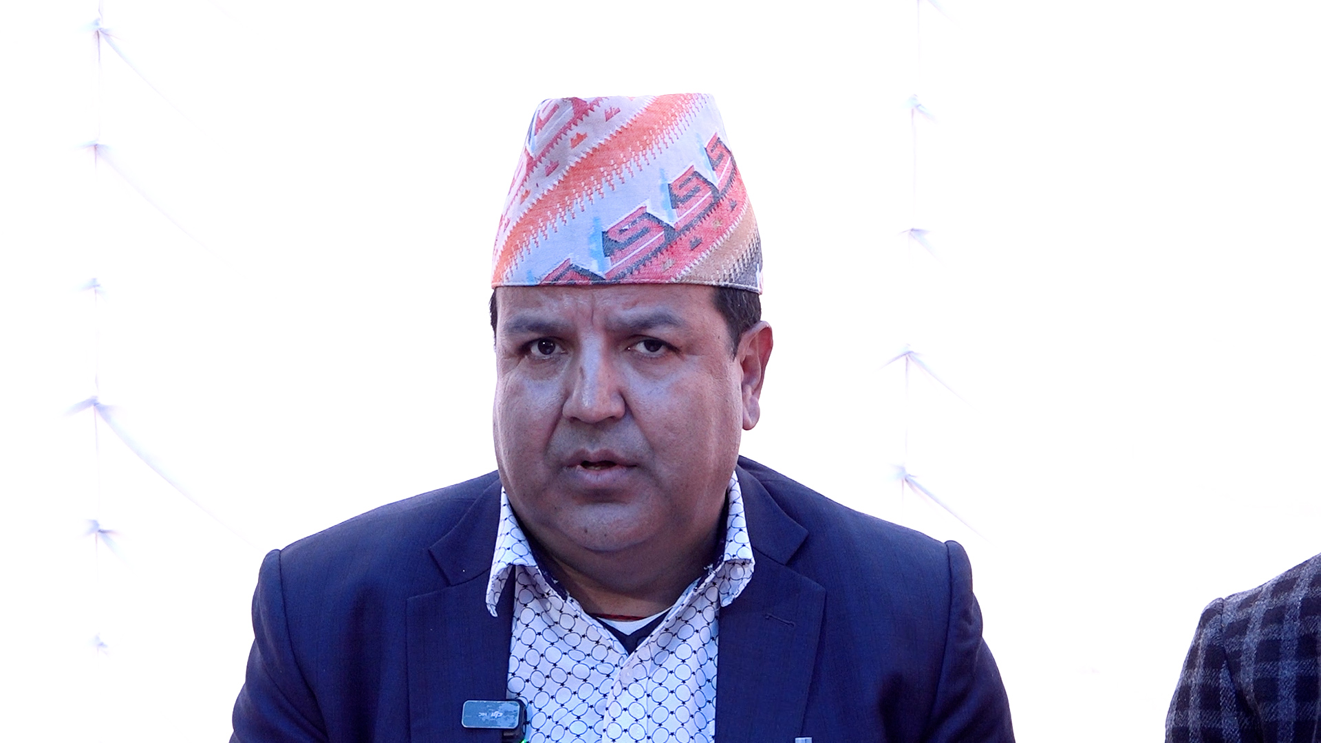 <span class='c1'>नेपाली कांग्रेस गम्भीर संकटमा, दुवै पक्ष</span> <span class='c2'>लचक बन्नुपर्छ : सुनिल शर्मा</span>