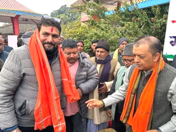 <span class='c1'>सर्लाही– ४ : गगनबाट टीका लगाएर कांग्रेस</span> <span class='c2'>प्रवेश गरेका वडाध्यक्ष गुप्ता जसपामै फर्किए</span>