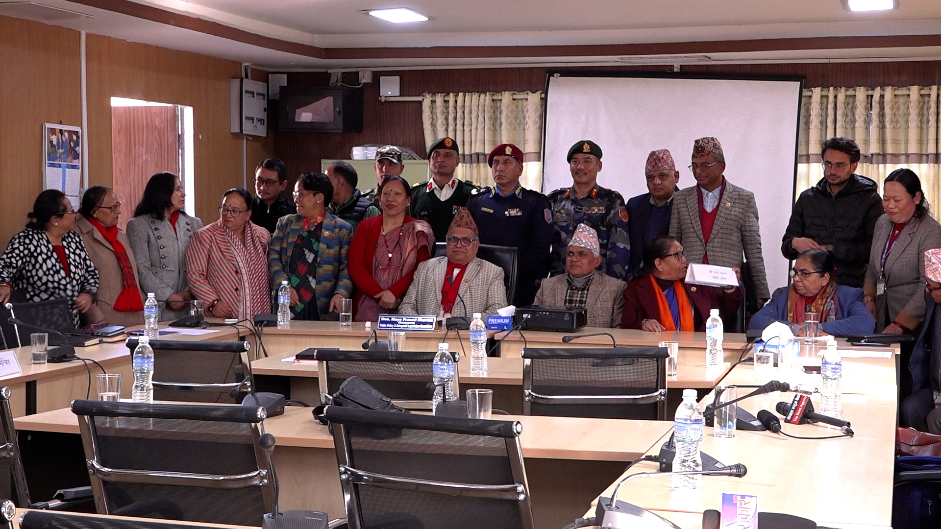 <span class='c1'>‘युद्धका बेला राखिएका बमहरु निर्मूल गर्न कार्यदल</span> <span class='c2'>र नीति बनाएर काम गर्न तयार छौं’</span>