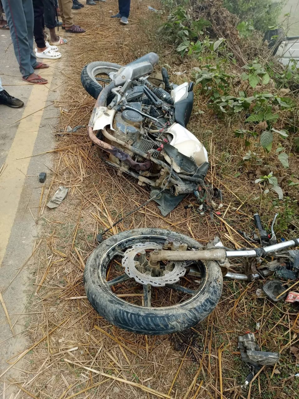 <span class='c1'>सिरहामा सडक दुर्घटना,</span> <span class='c2'>एक जनाको मृत्यु</span>