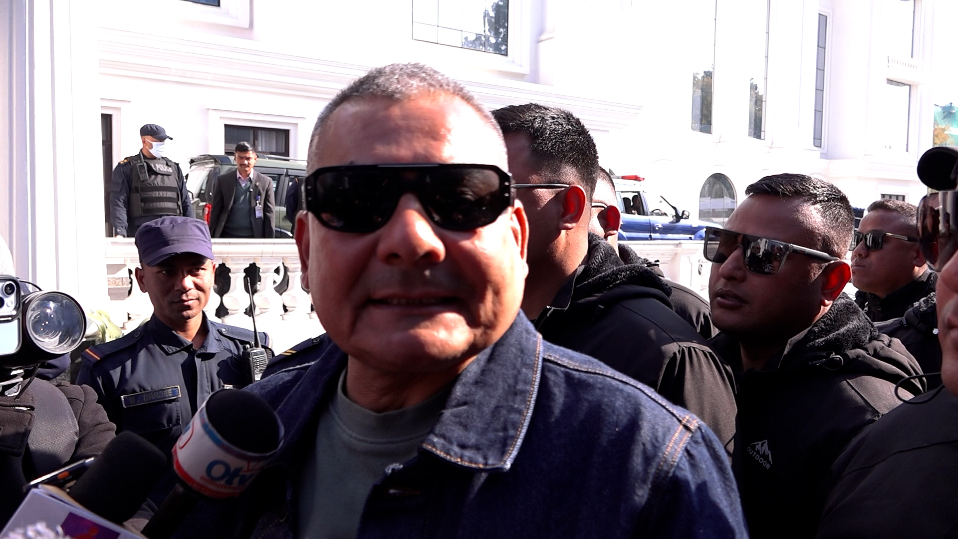 <span class='c1'>प्रधानमन्त्रीको चित्त नदुखोस भनेर वार्तामा</span> <span class='c2'>आएको हुँ : दुर्गा प्रसाईं</span>