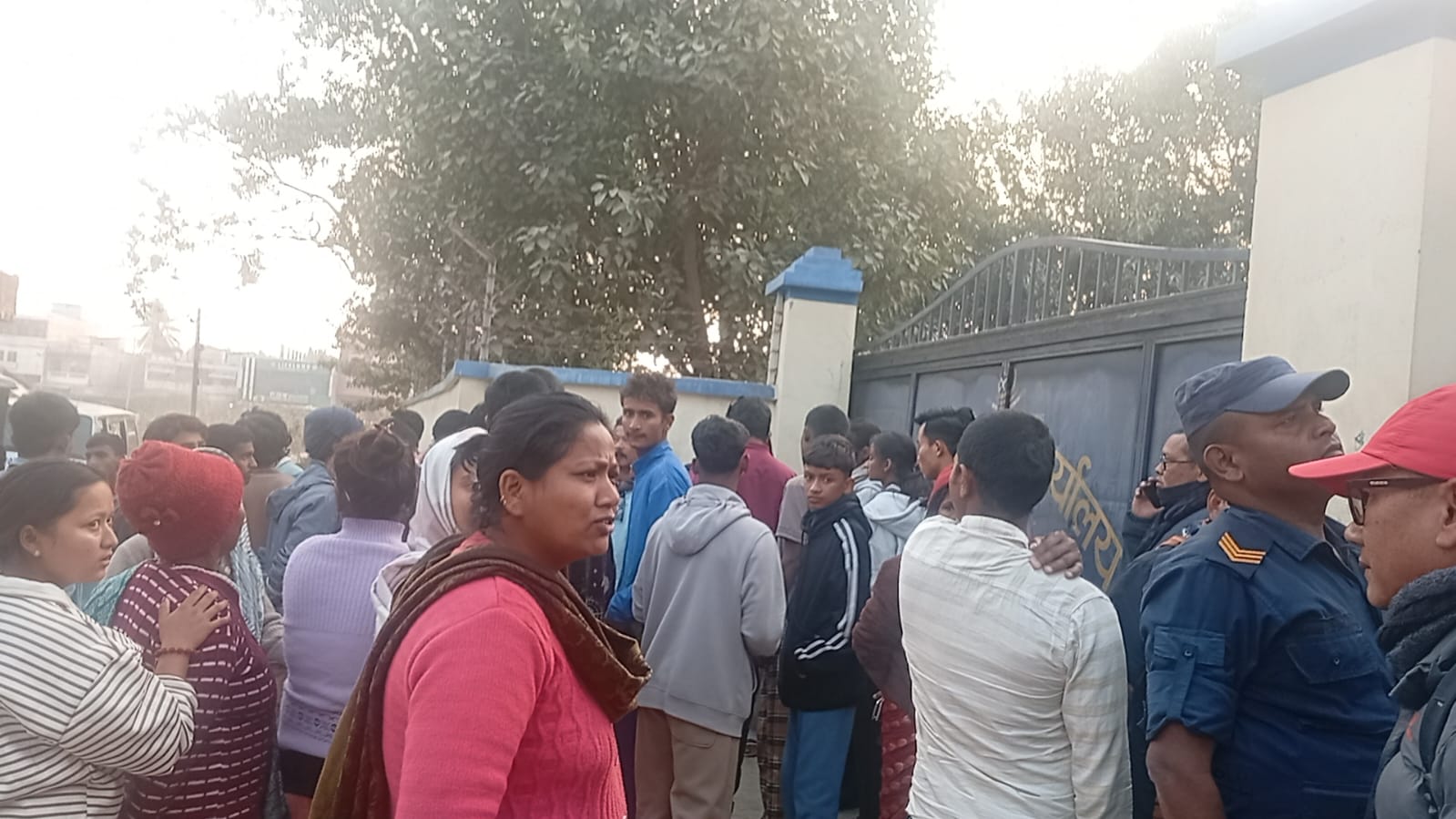 <span class='c1'>अस्पतालबाटै किशोरीको शव हराएपछि</span> <span class='c2'>गोलबजारमा चक्का जाम</span>